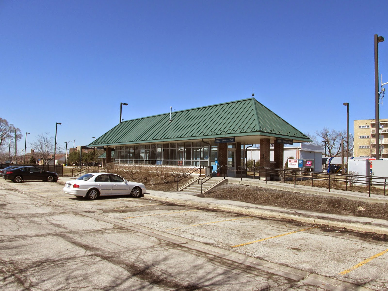 Eddie's Rail Fan Page The Elmwood Park Illinois Metra commuter rail